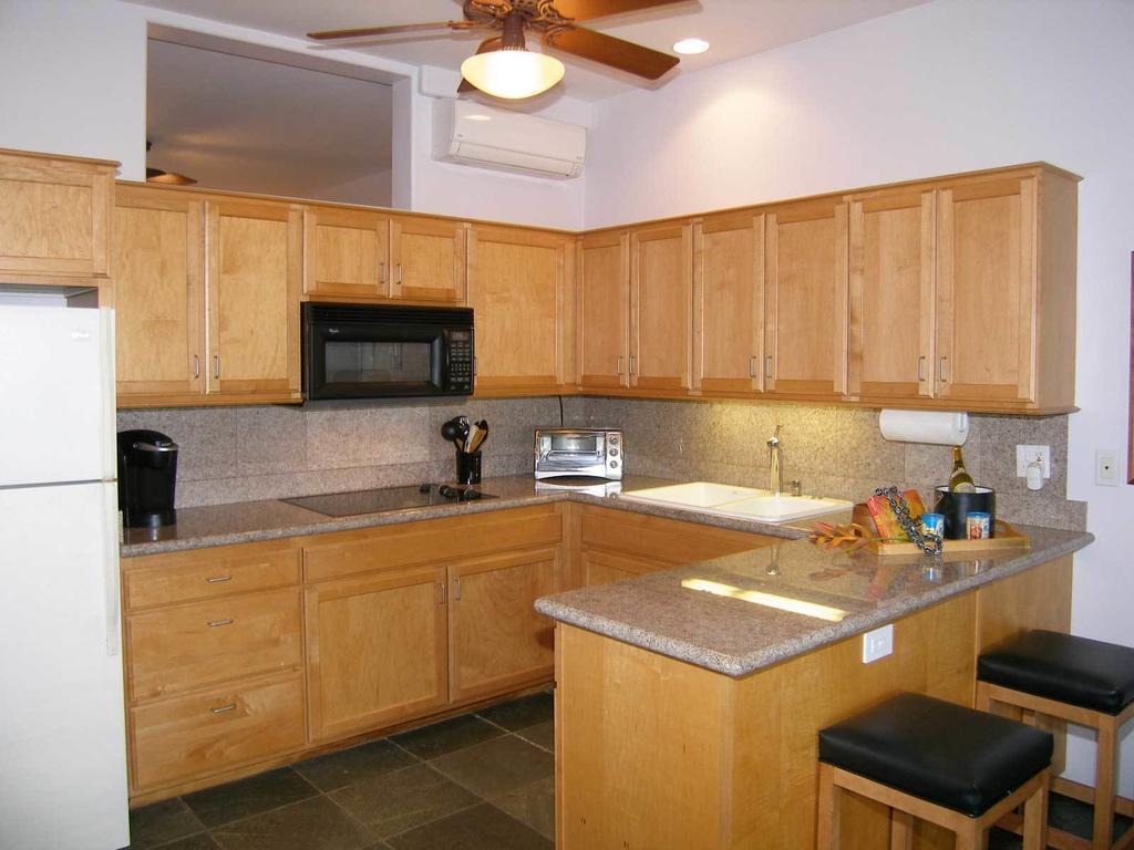 Aloha Aku Inn & Suites Кихей Номер фото