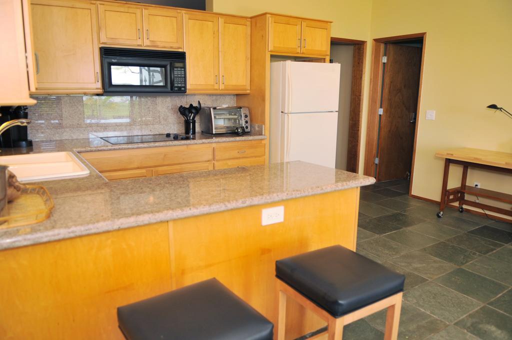 Aloha Aku Inn & Suites Кихей Номер фото